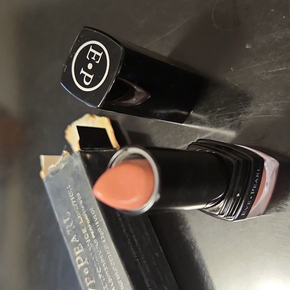 Eve Pearl Lipstick